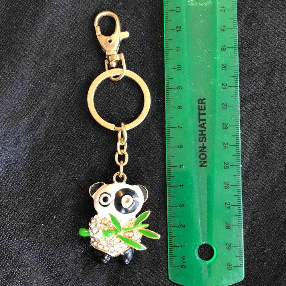 💥2/30💥 panda 🐼 keychain